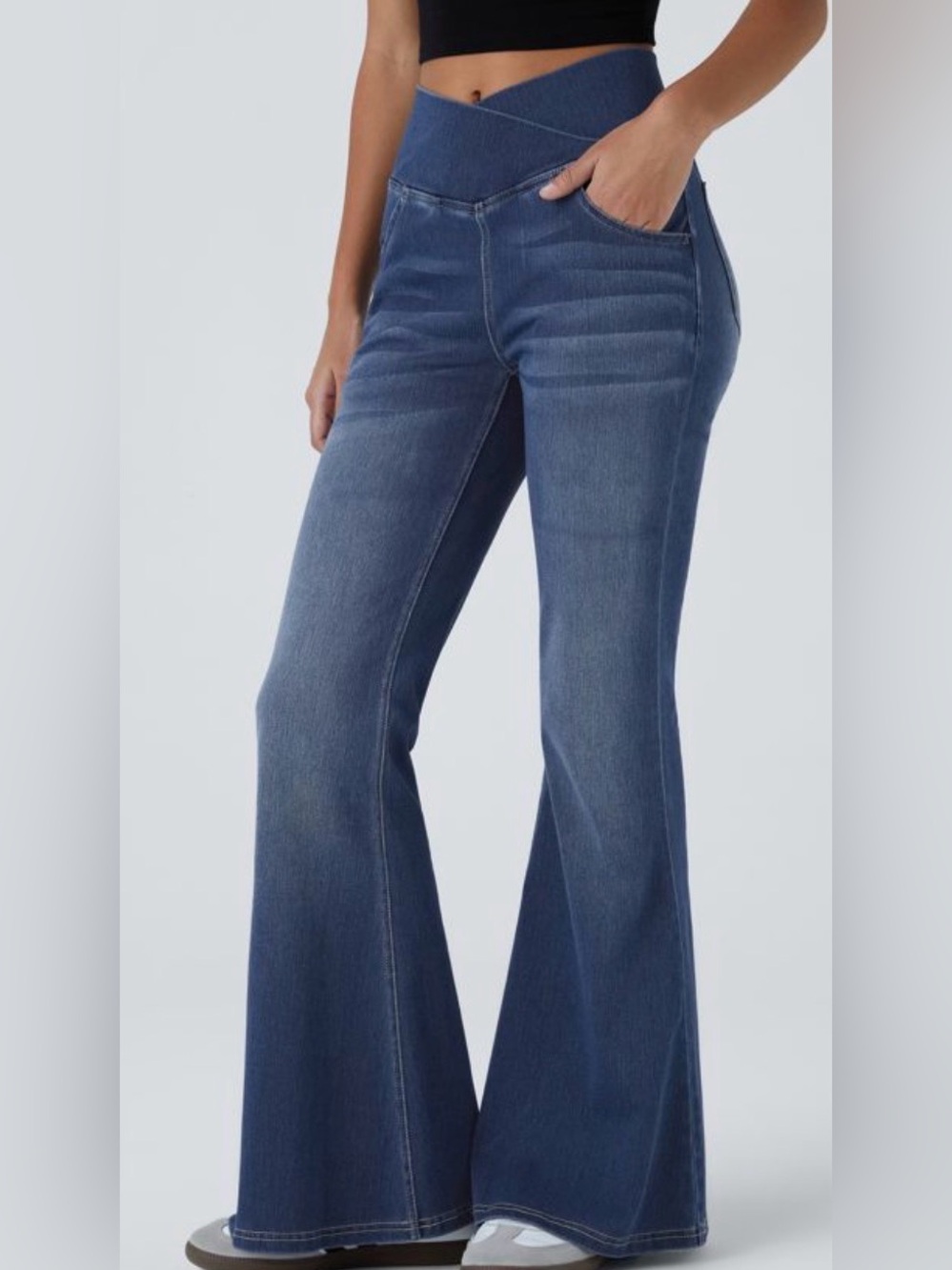 HALARA Flex Medium Blue Flare Jeans Crossover Waistband Women’s Medium